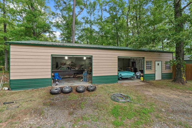 170 County Road 3311, De Berry, TX 75639