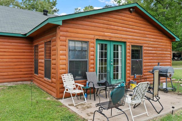 170 County Road 3311, De Berry, TX 75639