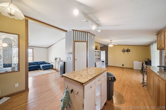 6185 Cypress Road, Henryetta, OK 74437