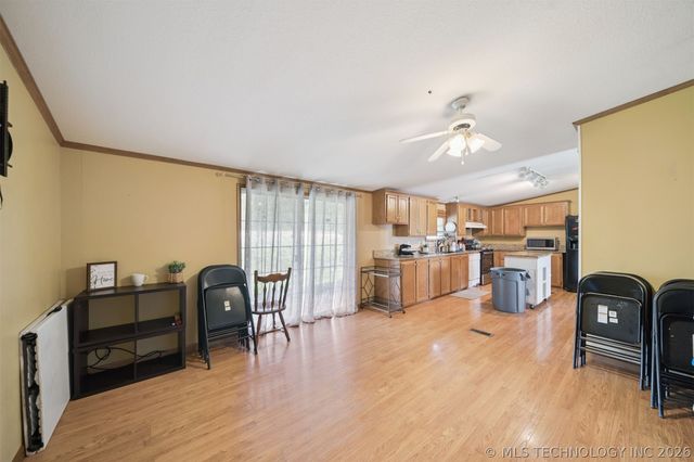 6185 Cypress Road, Henryetta, OK 74437