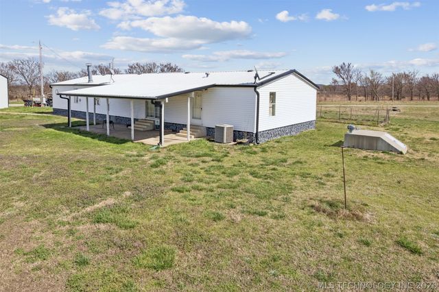 6185 Cypress Road, Henryetta, OK 74437