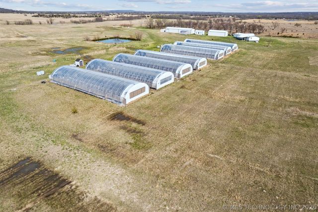 6185 Cypress Road, Henryetta, OK 74437