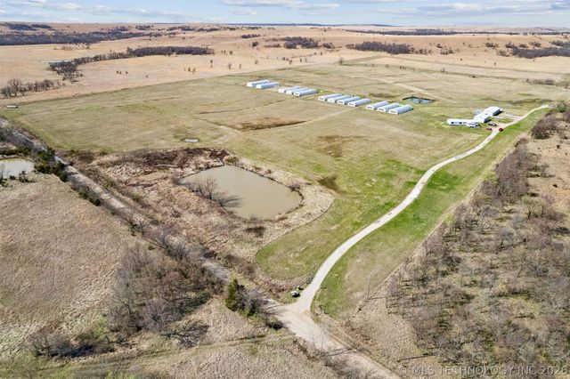 6185 Cypress Road, Henryetta, OK 74437