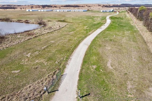 6185 Cypress Road, Henryetta, OK 74437