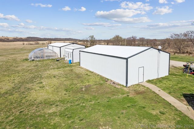 6185 Cypress Road, Henryetta, OK 74437