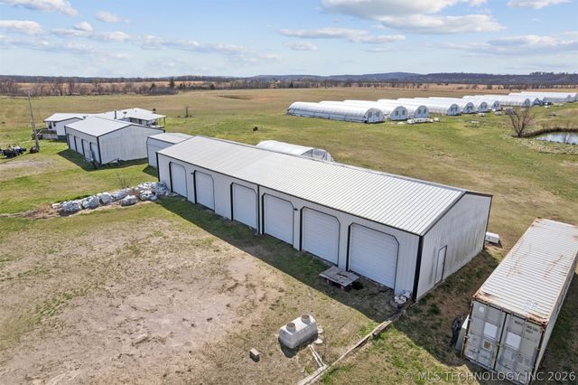 6185 Cypress Road, Henryetta, OK 74437