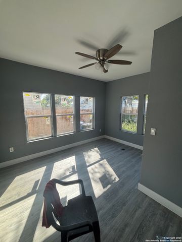 1742 McKinley, San Antonio, TX 78210