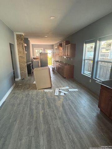 1742 McKinley, San Antonio, TX 78210