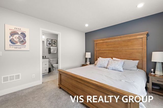 6622 S Square Lane, Rockford, MI 49341