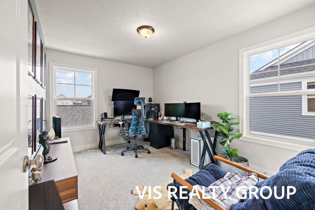 6622 S Square Lane, Rockford, MI 49341