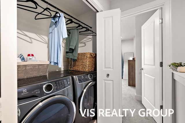 6622 S Square Lane, Rockford, MI 49341