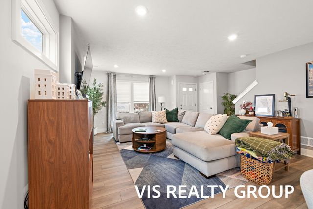 6622 S Square Lane, Rockford, MI 49341