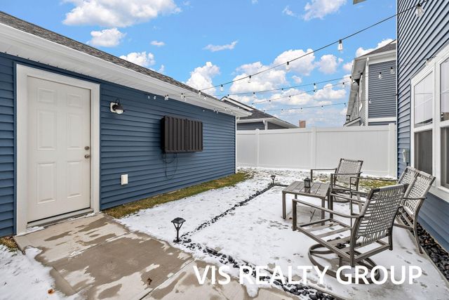 6622 S Square Lane, Rockford, MI 49341