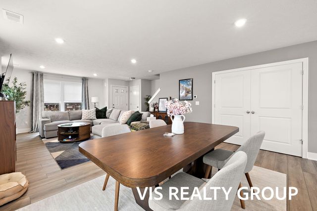 6622 S Square Lane, Rockford, MI 49341