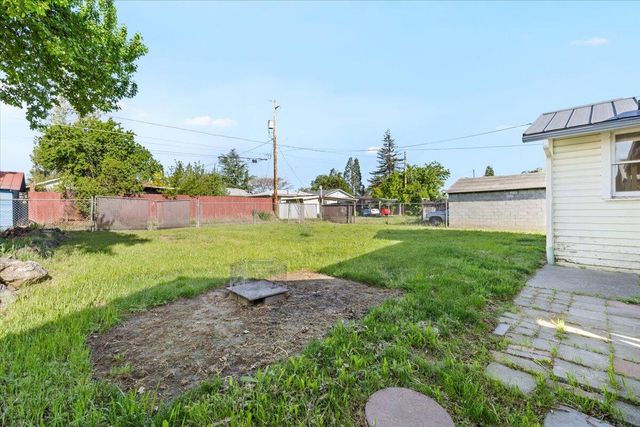 425 N Columbus Avenue, Medford, OR 97501