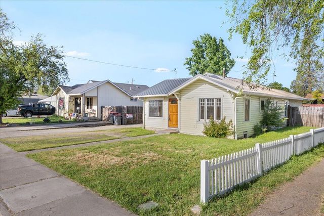 425 N Columbus Avenue, Medford, OR 97501