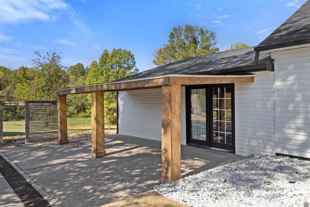 1040 State Route 339 W, Mayfield, KY 42066