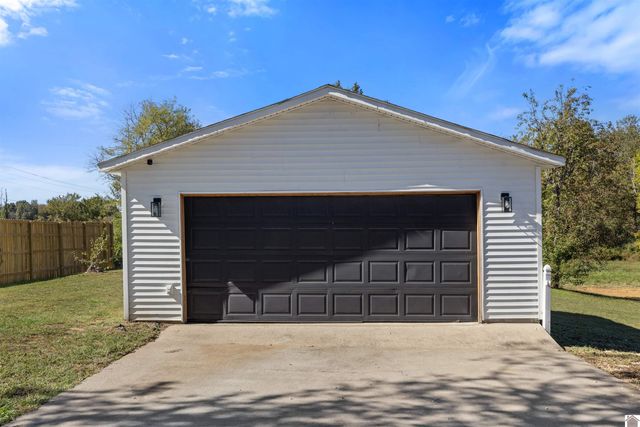 1040 State Route 339 W, Mayfield, KY 42066