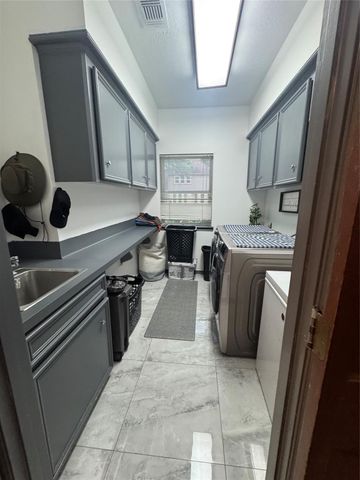 6730 Mossridge Drive, Houston, TX 77069