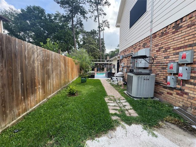 6730 Mossridge Drive, Houston, TX 77069