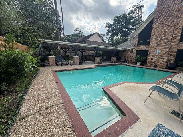 6730 Mossridge Drive, Houston, TX 77069