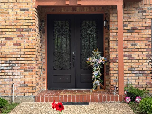 6730 Mossridge Drive, Houston, TX 77069