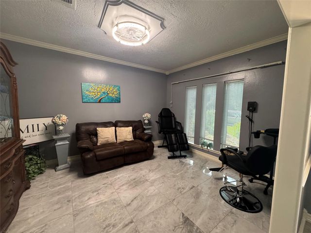 6730 Mossridge Drive, Houston, TX 77069