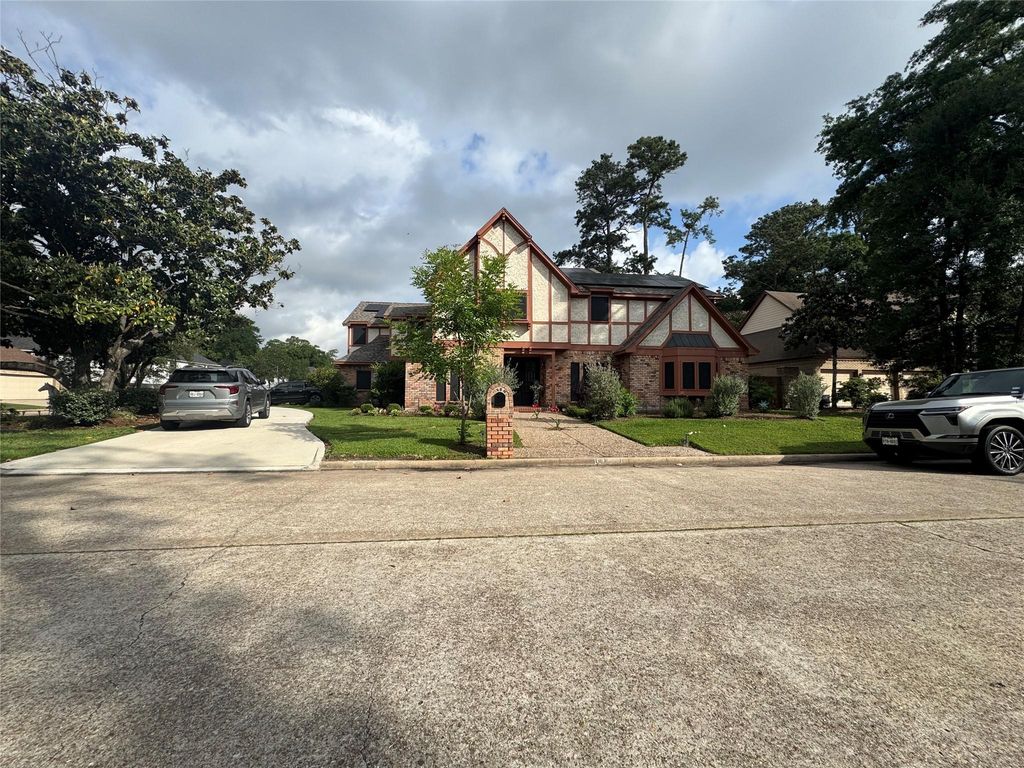 6730 Mossridge Drive, Houston, TX 77069