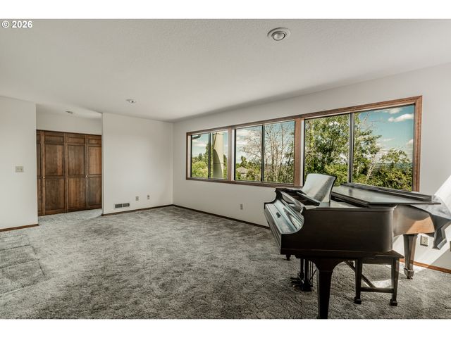 12357 Sw DUCHILLY Ct, Portland, OR 97224