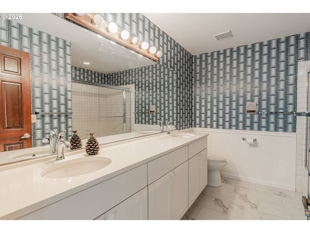 12357 Sw DUCHILLY Ct, Portland, OR 97224