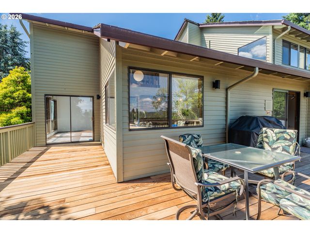 12357 Sw DUCHILLY Ct, Portland, OR 97224