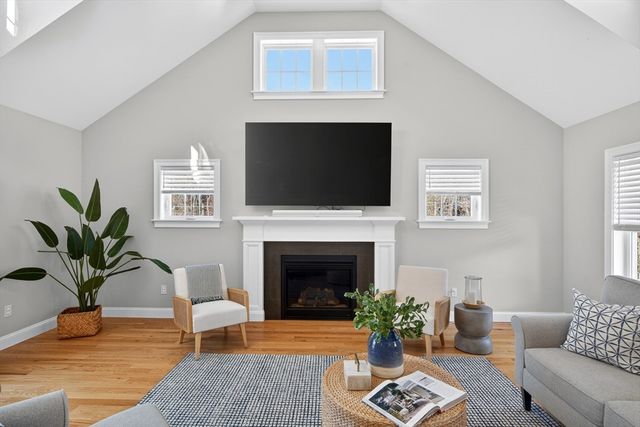 11 Rosewood Circle, Mashpee, MA 02649