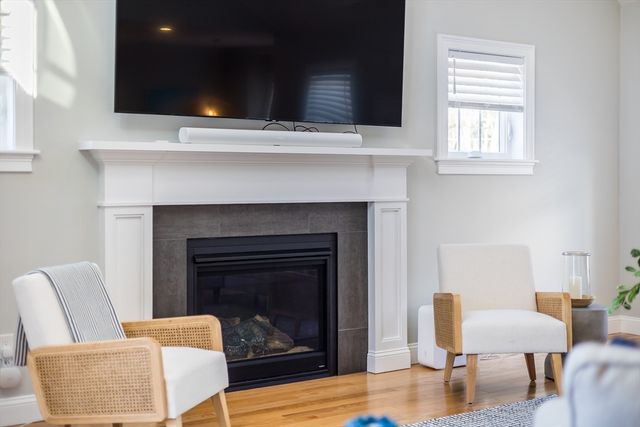 11 Rosewood Circle, Mashpee, MA 02649