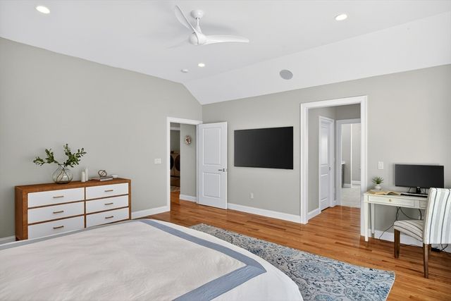 11 Rosewood Circle, Mashpee, MA 02649