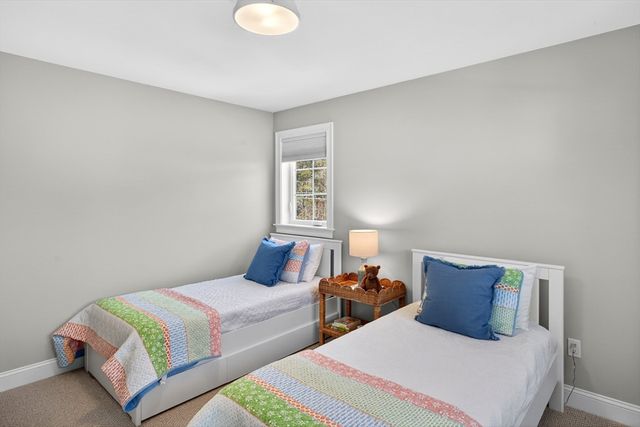 11 Rosewood Circle, Mashpee, MA 02649