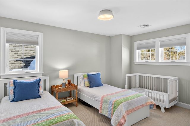 11 Rosewood Circle, Mashpee, MA 02649