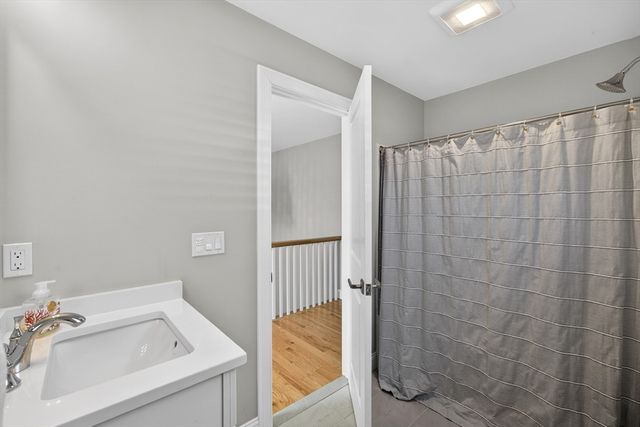 11 Rosewood Circle, Mashpee, MA 02649