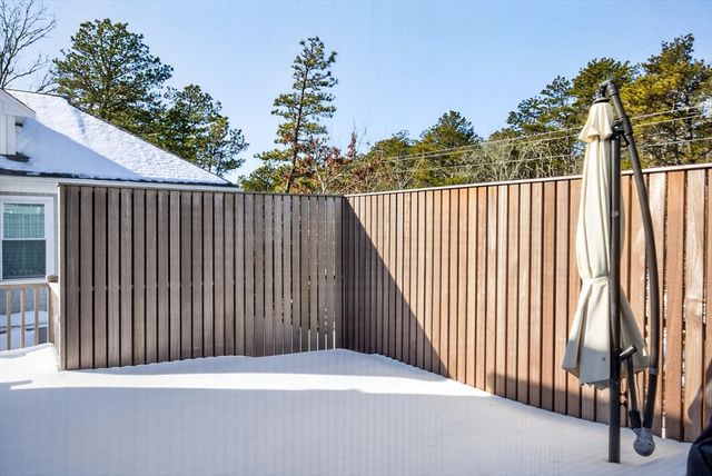 11 Rosewood Circle, Mashpee, MA 02649