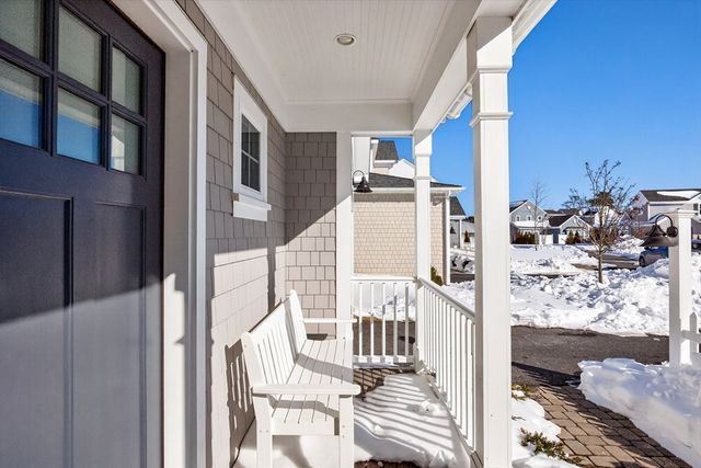 11 Rosewood Circle, Mashpee, MA 02649