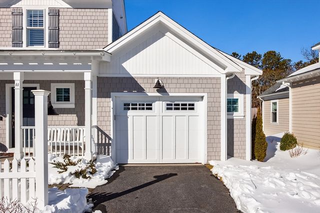 11 Rosewood Circle, Mashpee, MA 02649