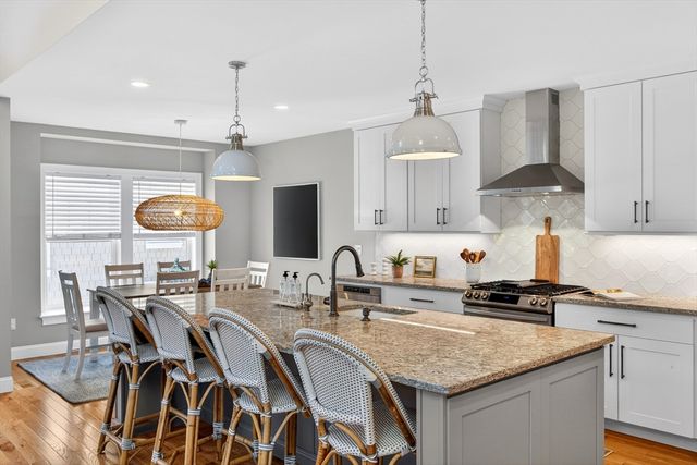 11 Rosewood Circle, Mashpee, MA 02649