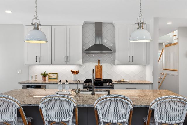 11 Rosewood Circle, Mashpee, MA 02649