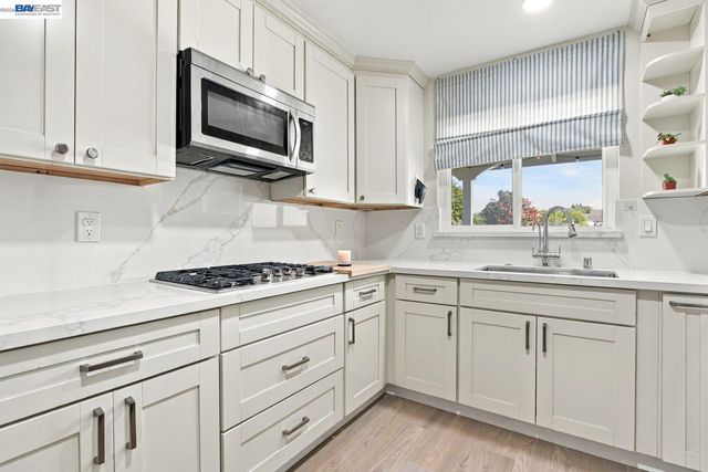 25531 Scripps St, Hayward, CA 94545