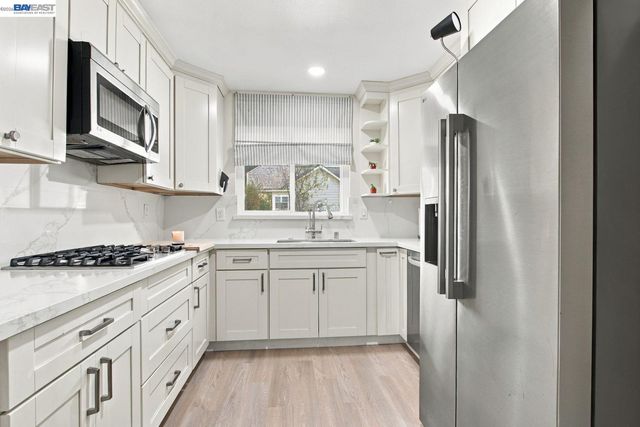 25531 Scripps St, Hayward, CA 94545