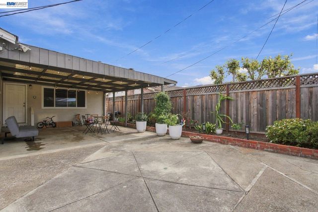 25531 Scripps St, Hayward, CA 94545