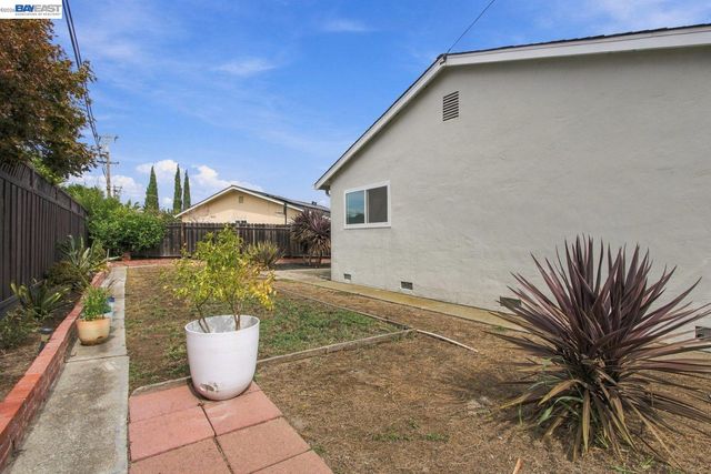 25531 Scripps St, Hayward, CA 94545