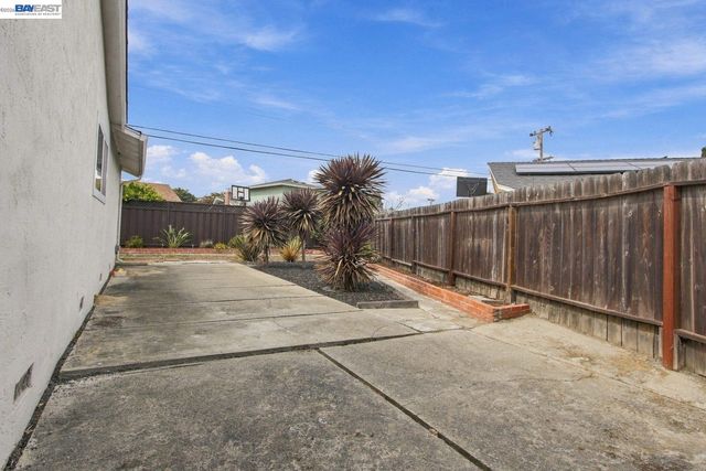 25531 Scripps St, Hayward, CA 94545