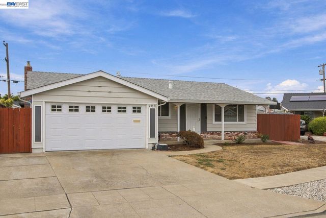 25531 Scripps St, Hayward, CA 94545