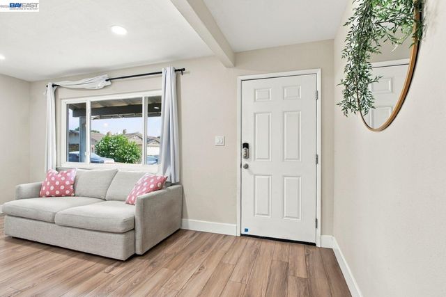 25531 Scripps St, Hayward, CA 94545