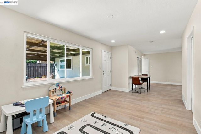 25531 Scripps St, Hayward, CA 94545
